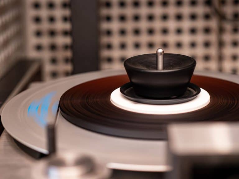 Labels indépendants vs majors : des stratégies différentes face au disque d'or